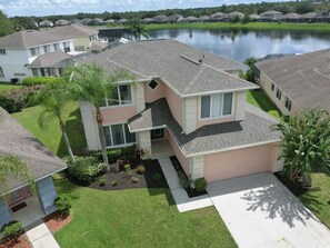 Exterior - 5 bedroom lakefront home w/ large private pool & spa - Close to WDW & Universal (Kissimmee)