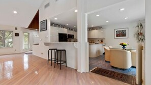 하우스, 침대(여러 개) (Quogue Contemporary) | 전용 주방