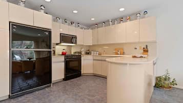 Casa, varias camas (Quogue Contemporary) | Cocina privada