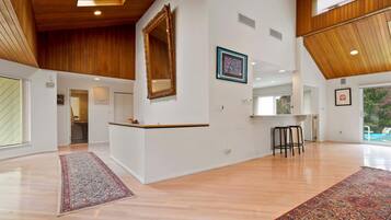 Casa, varias camas (Quogue Contemporary) | Lobby