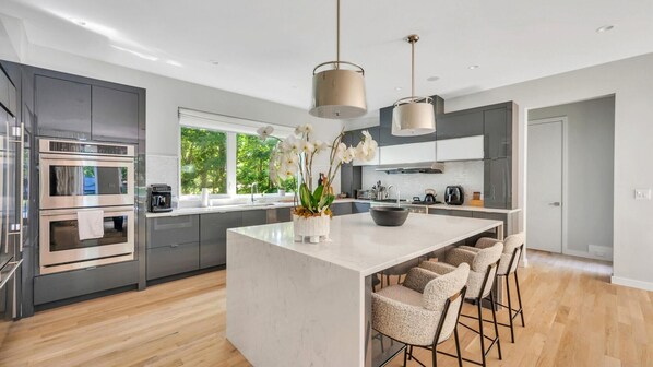 House, Multiple Beds (Water Mill Wooded Escape) | Private kitchen