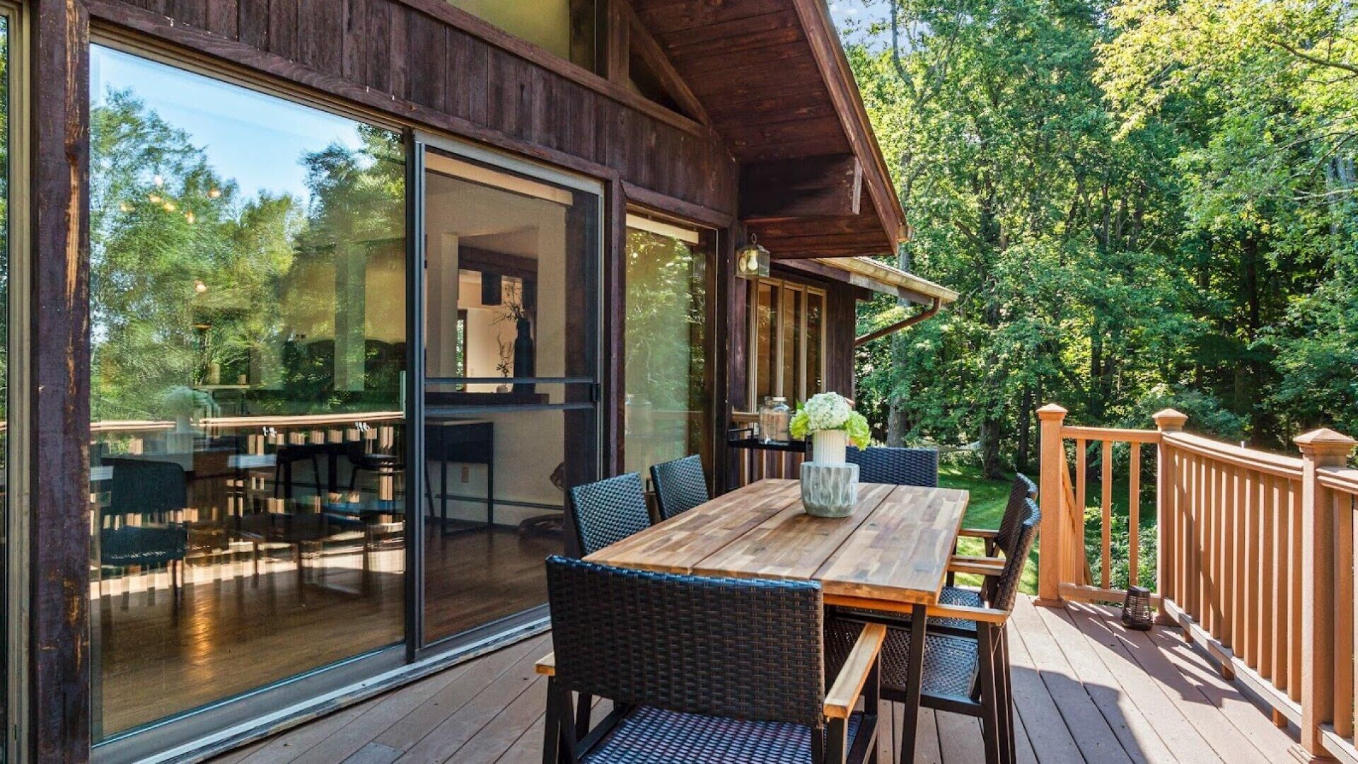 Nhà, nhiều giường (Salt Point Serenity) | Khu ẩm thực ngoài trời