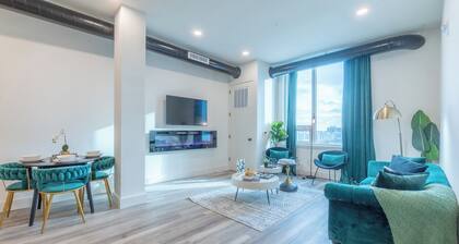 Green Getaway with Free Parking & 2 baths. 5 beds+Sleeps 8! ✨20% OFF 7 days✨