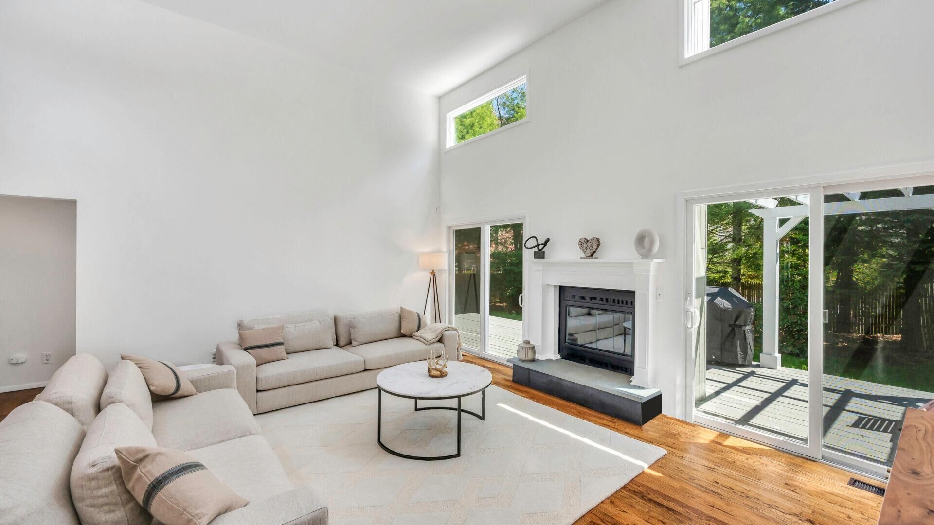 House, Multiple Beds (Springs Desire) | Living room