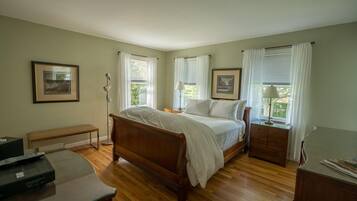 House, Multiple Beds (Southampton Village Traditional) | 4 bedrooms, iron/ironing board, WiFi