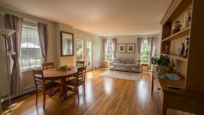 Huis, Meerdere bedden (Southampton Village Traditional) | Dineren