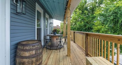 This house is a 2 bedroom(s), 1 bathrooms, located in Frankfort, KY.