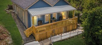 This house is a 2 bedroom(s), 1 bathrooms, located in Frankfort, KY.