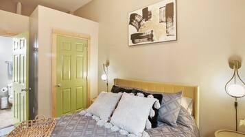 1 bedroom, iron/ironing board, WiFi, bed sheets