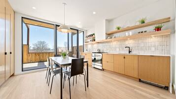 Réfrigérateur, four, plaque de cuisson, lave-vaisselle