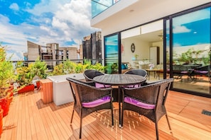 Outdoor dining - Gorgeous Penthouse! Private Terrace+ Jacuzzi+ View! (Playa del Carmen)