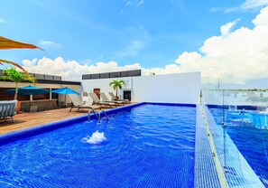 Außenpool, Pool auf dem Dach