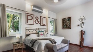 5 bedrooms, laptop workspace, iron/ironing board, bed sheets - Relaxing 5BR Villa Playcar! Infinity Pool!! A/c!! (Playa del Carmen)