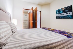 1 bedroom, laptop workspace, blackout drapes, iron/ironing board - NEW 1 BR, Gym, Pool in Fantastic Location in Playa (Playa del Carmen)