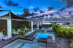 Outdoor pool - Huge, Modern Loft, , AC, Sleeps 6! (Playa del Carmen)