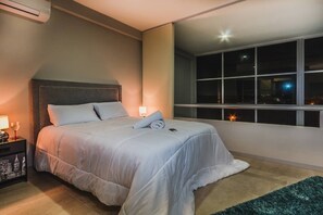 Room - Huge, Modern Loft, , AC, Sleeps 6! (Playa del Carmen)