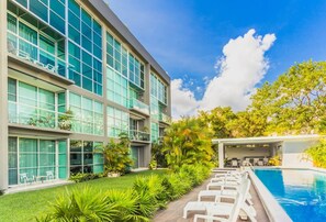 Outdoor pool - Huge, Modern Loft, , AC, Sleeps 6! (Playa del Carmen)
