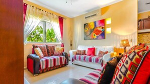 TV - One BR Penthouse, 150 m From 5th Avenue, all in! (Playa del Carmen)