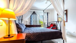 1 bedroom, laptop workspace, iron/ironing board, WiFi - One BR Penthouse, 150 m From 5th Avenue, all in! (Playa del Carmen)