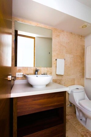 Bathroom - Studio In The Best Location, AC, Beach, Sun! (Playa del Carmen)