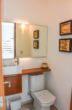 Bathroom - Great 2BR Condo Near Beach With Private Plunge Pool ! Best Deal!! (Playa del Carmen)