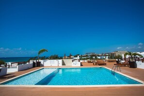 Pool - LUX 2BR Condo w/ Pool+ocean Views! Steps to Beach! (Playa del Carmen)