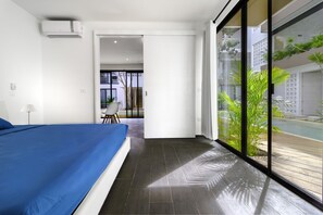 2 bedrooms, laptop workspace, iron/ironing board, bed sheets