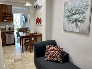 TV - El Sueño 1 - Wonderful, Well Appointed 1 Bed 1 Bath - Steps to Basilio Badillo! Old Town/alta Vista (Puerto Vallarta)