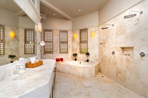 Bathroom - Spectacular Oceanfront Villa, Your Mexican Dream! (Akumal)