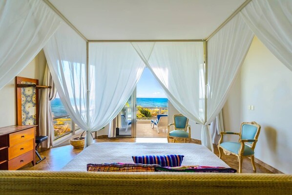 4 bedrooms, desk, laptop workspace, iron/ironing board - Spectacular Oceanfront Villa, Your Mexican Dream! (Akumal)