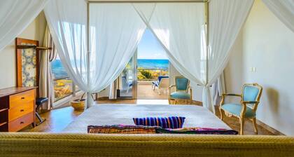 Spectacular Oceanfront Villa, Your Mexican Dream!