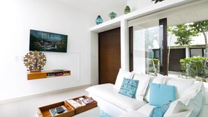 Living area - Gorgeous 2br! Private Plunge Pool!! Sleeps 4!! (Akumal)
