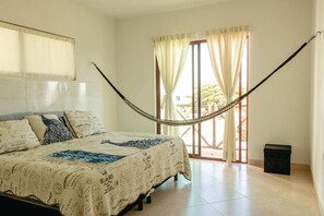 4 間臥室、筆電工作空間、熨斗/熨衣板、床單