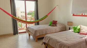 4 bedrooms, laptop workspace, iron/ironing board, bed sheets