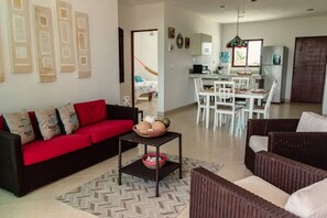 TV - Two Condos Same Floor Steps to Beach 4br! A/c!! Sleeps 12!! (Progreso)