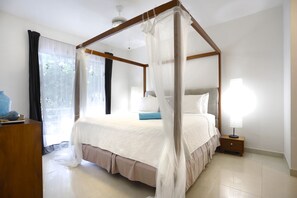 2 Schlafzimmer, laptopgeeigneter Arbeitsplatz, Bügeleisen/Bügelbrett