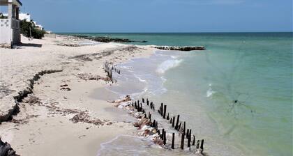 Large, Tranquil Beach House With Huge Pool, Pool Bar, Sky TV, AC