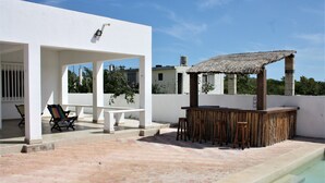 Pool - Large, Tranquil Beach House With Huge Pool, Pool Bar, Sky TV, AC (Progreso)