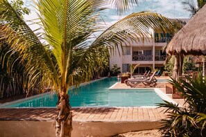 Outdoor pool - Luxury Condo, the Hidden gem in Progreso East, Steps From the Beach. Live it! (Progreso)