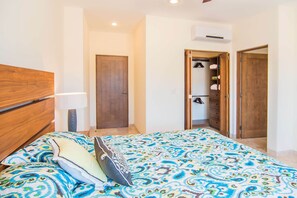 3 habitaciones y espacio para trabajar con laptop 