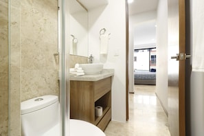 Bathroom - Cute Studio Downtown 5 Mins to the Beach! (Playa del Carmen)