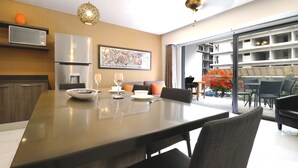 Dining - 1 Bdrm Modern Apartment Greatdown Town Location! Rooftop Pool!!!! (Playa del Carmen)