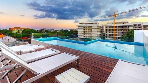 Outdoor pool - 1 Bdrm Modern Apartment Greatdown Town Location! Rooftop Pool!!!! (Playa del Carmen)