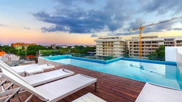 حمّام سباحة خارجي