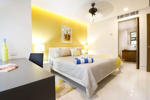 Room - 1 Bdrm Modern Apartment Greatdown Town Location! Rooftop Pool!!!! (Playa del Carmen)