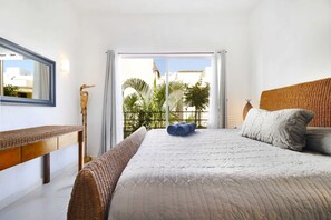 2 habitaciones y espacio para trabajar con laptop 