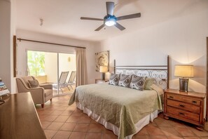 Room - True Beachfront/poolside 3-bedroom Condo! Best Location! Minutes TO Downtown SAN Jose! (San José del Cabo)