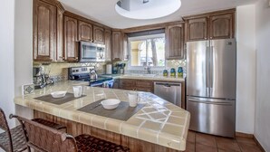 Private kitchen - True Beachfront/poolside 3-bedroom Condo! Best Location! Minutes TO Downtown SAN Jose! (San José del Cabo)
