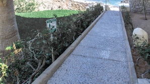 Property grounds - Pool & Ocean Views. Ground Floor Unit. 2BR Sleeps 6 ! (Cabo San Lucas)