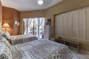 2 habitaciones y espacio para trabajar con laptop 